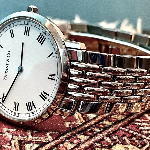 Tiffany & Co. Unisex Watch Classic Roman Numeral Design. Needs new battery. - Picture 8 of 12